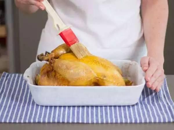 🍗90vs足球比分即时比分🦑、实时对决：烤鸡vs足球比分，全场精彩即时对比？